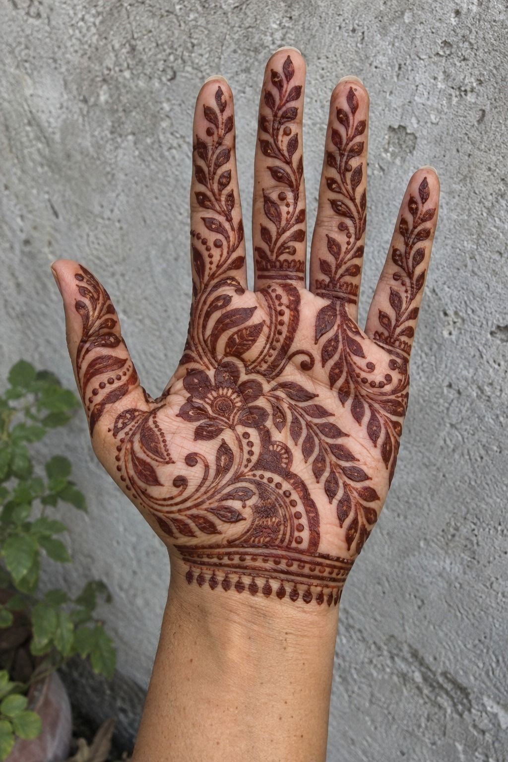 Place Bold Vines Across Each Finger