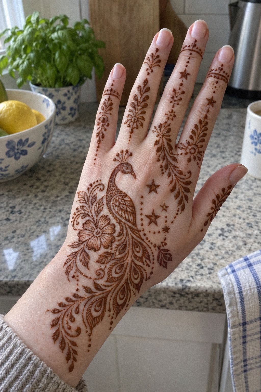 Start With Simple Latest Peacock Mehndi Designs