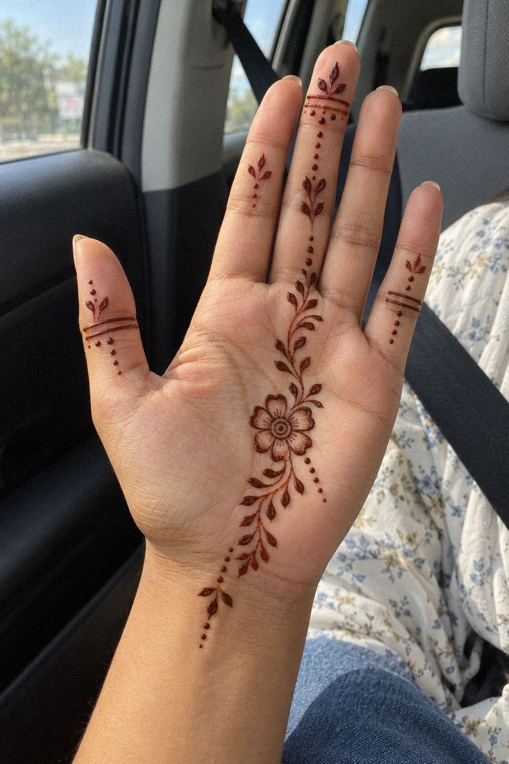 Compare Arabic Trails With Compact Motifs
